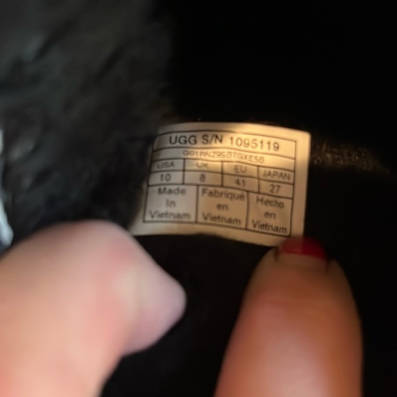 UGG black size 10 Fluff Yeah like new tried on NWOT - Picture 14 of 14